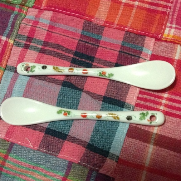 Mini Peter Rabbit Tea Set - Picture 15 of 16